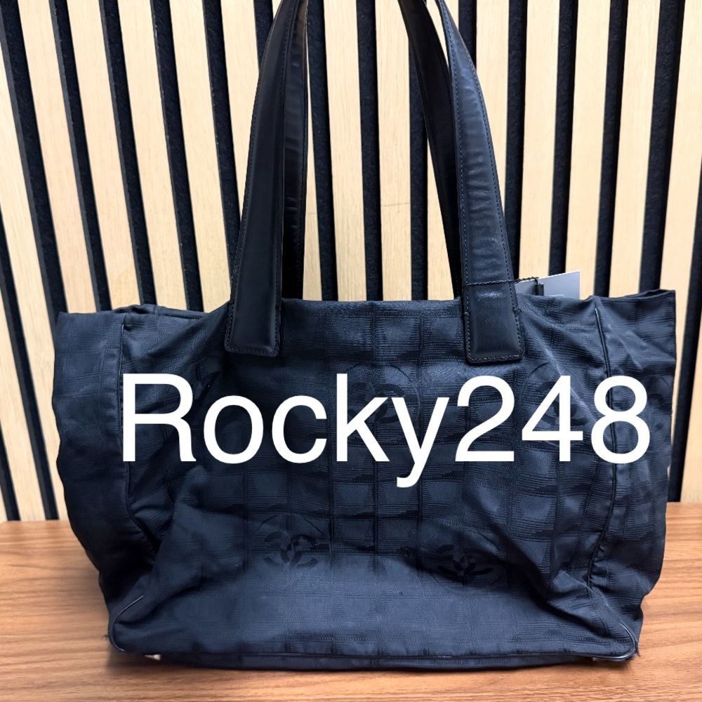 1/59 wins the Burberry! $25 Off $75! Must be used in that show! READ RULES! - Picture 8 of 16
